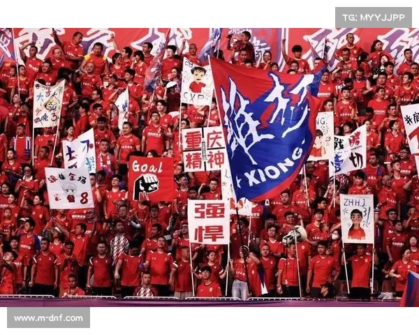 重庆足球时隔1265天重返顶级联赛，球迷热情高涨